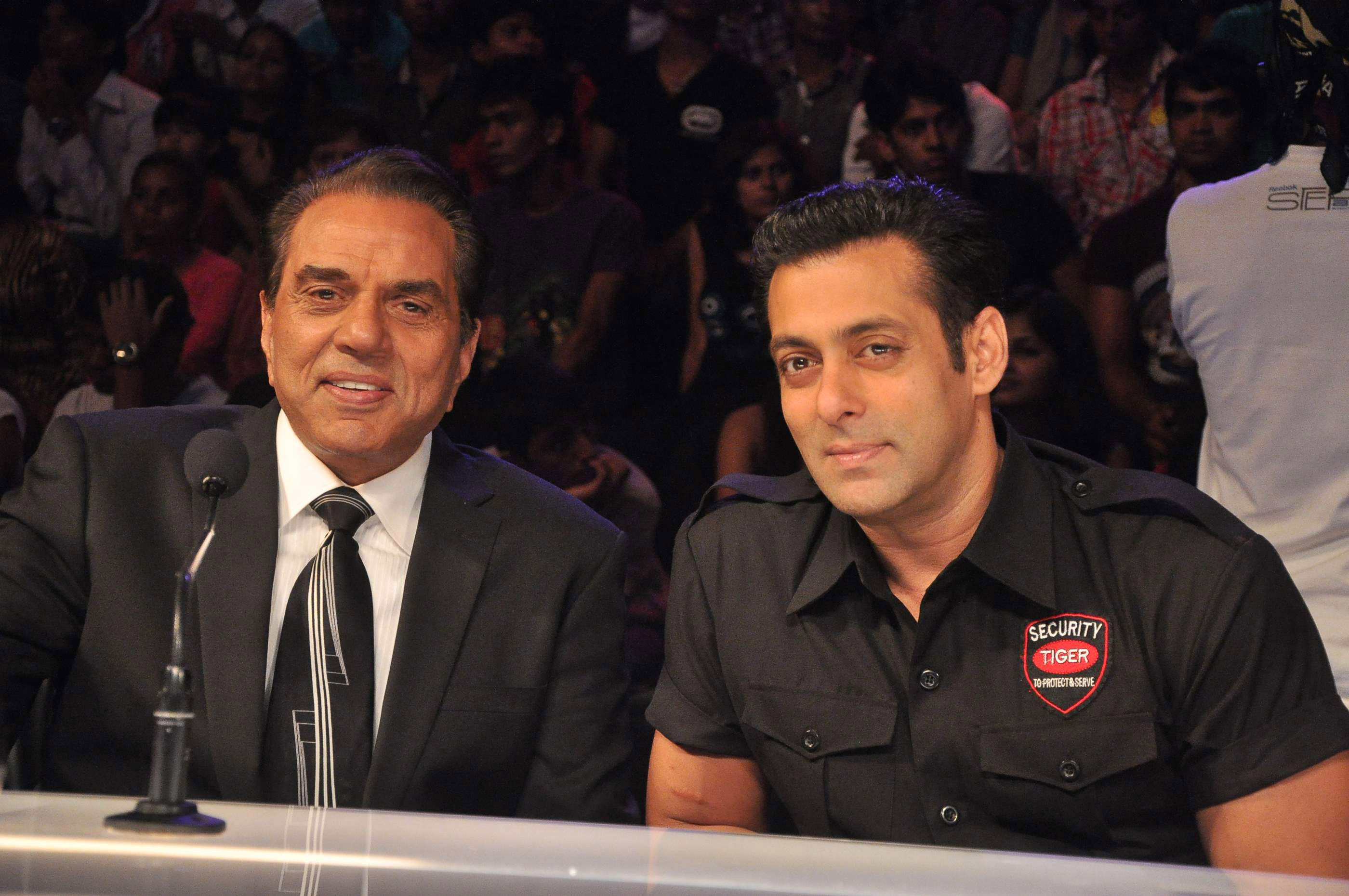 Dharmendra and Salman Khan promotes the movie 'Bodyguard' pictures | Picture 63772